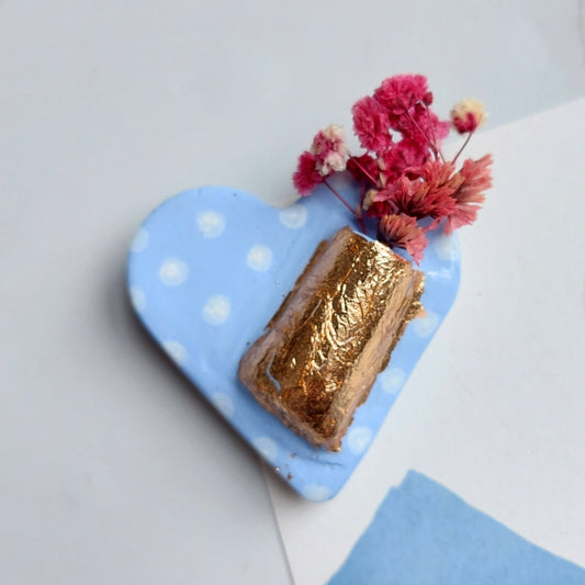 Handgemaakte_Klei_Magneet_met_een_Touch_of_Gold_licht blauw