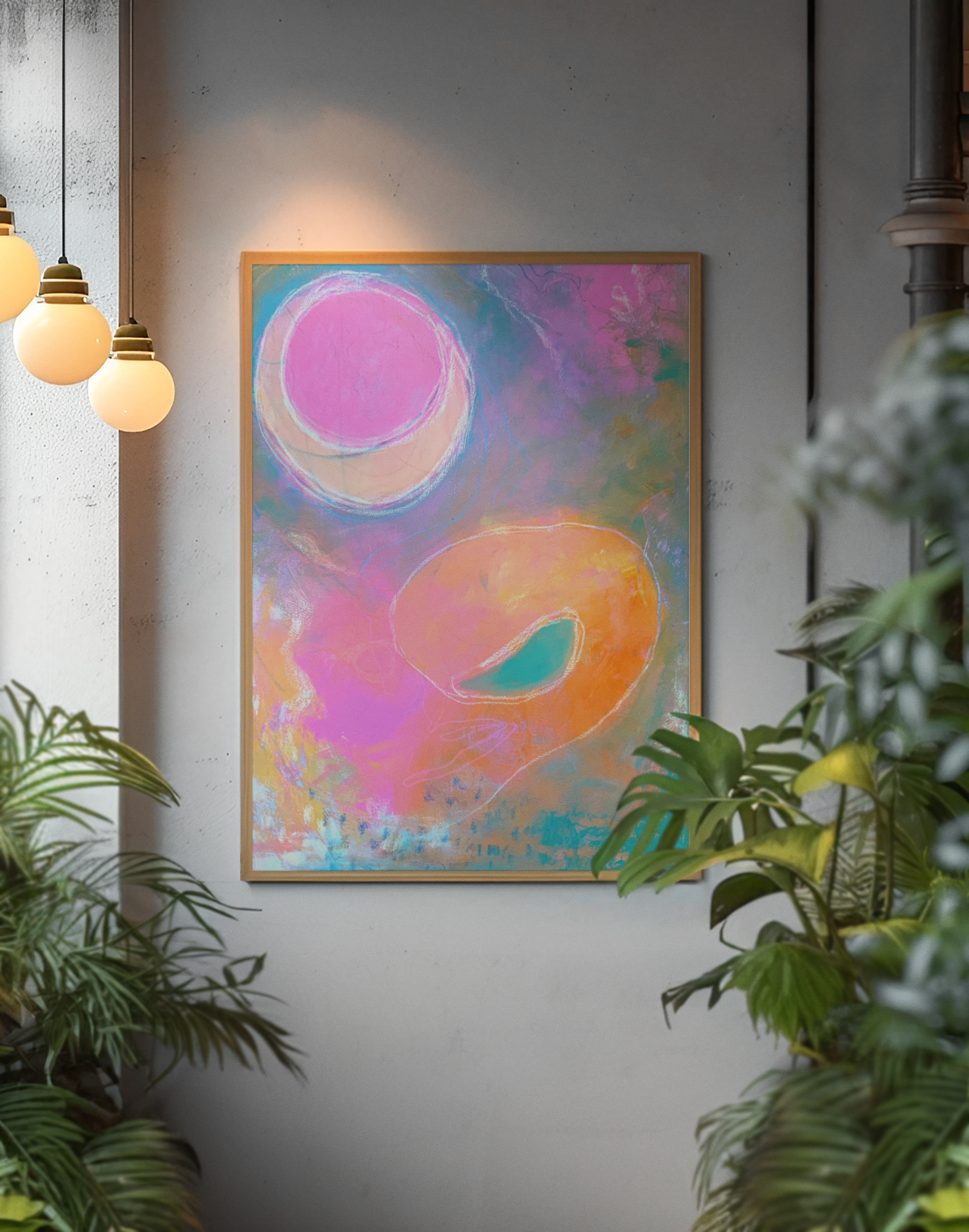abstract kunstwerk in huis met interieur styling in neutraal tinten met planten