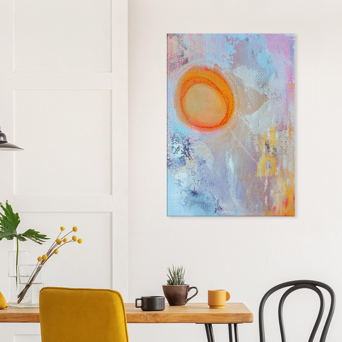 abstracte kleurrijke kunst heldere kleuren vrolijk licht kunstwerk op canvas geprint boven eettafel in de woonkamer