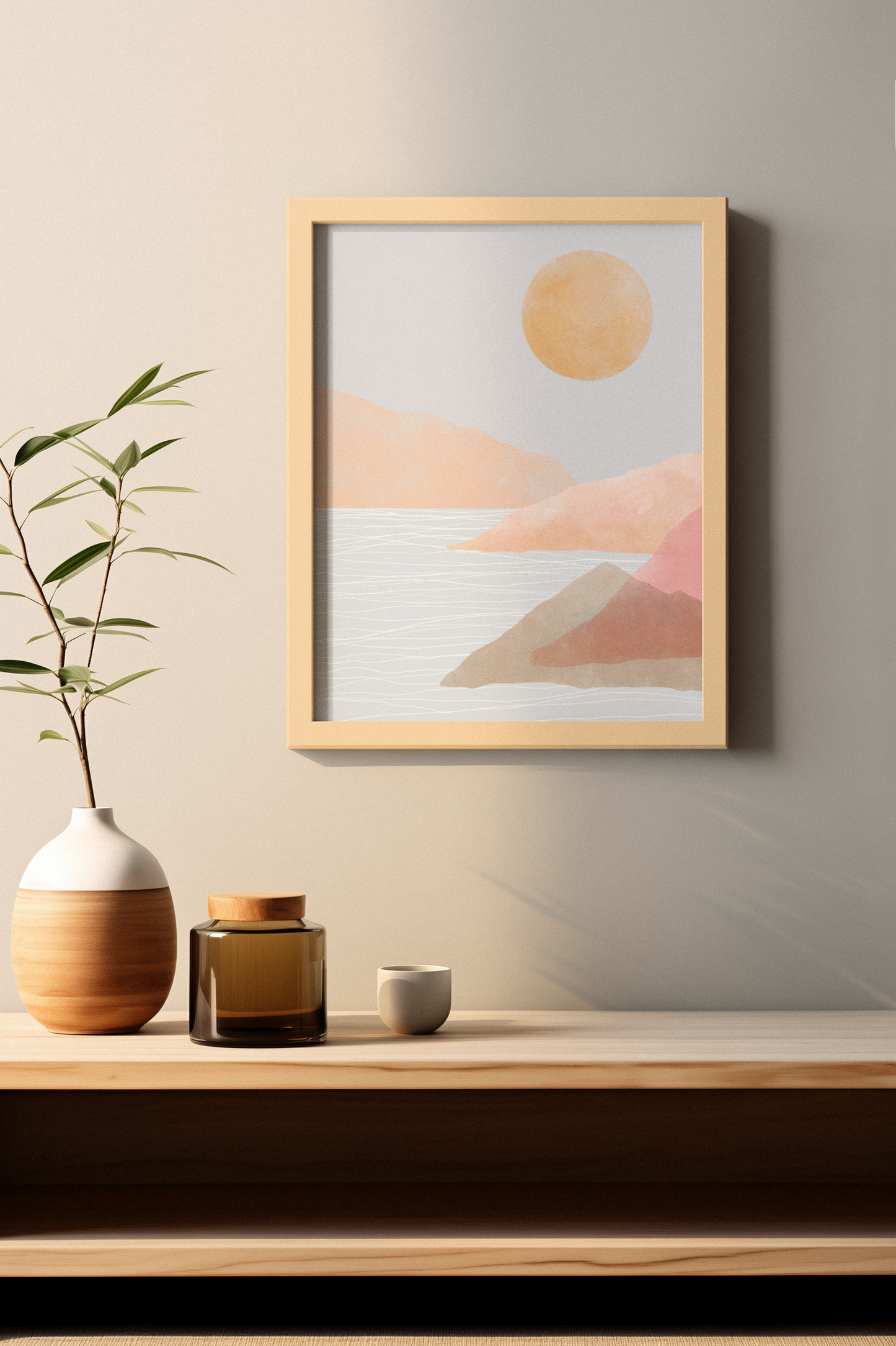 poster art print van landschap in neutrale pasteltinten met bergen de zon maan en de horizon in een rustig interieur met veel hou en natuurlijke elementen